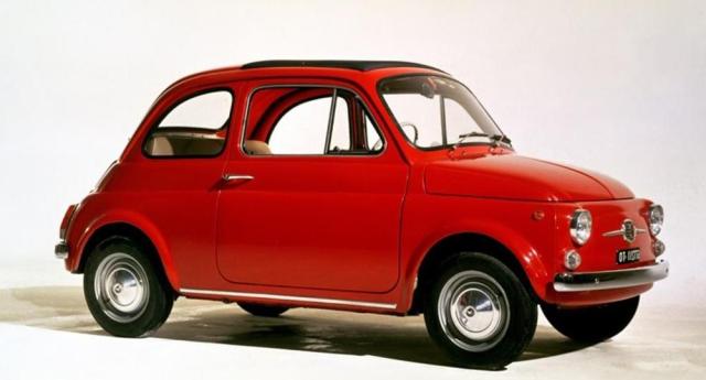 Il 2 luglio di 65 anni fa la presentazione della Fiat 500, simbolo del boom economico