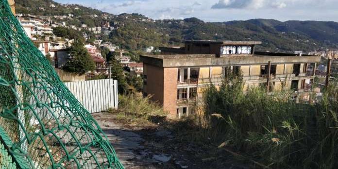 Salerno, ex Enpals: al via la demolizione. Sorgerà un complesso residenziale