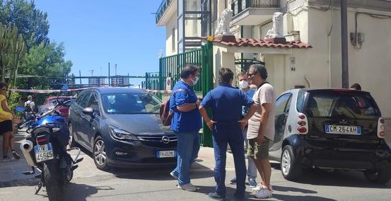 Salerno, anziana trovata morta in casa: ipotesi di una rapina finita male