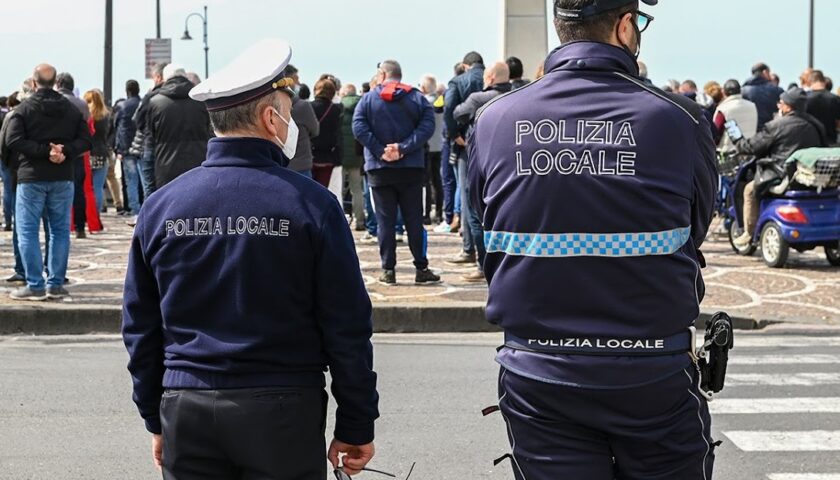 Maiori, la Cgil: “Basta attacchi ai vigili, pronti a denunciare chi delegittima agenti”