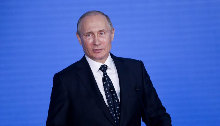 Ucraina, Putin: “Limitare l’esportazione di cibo nei Paesi ostili”