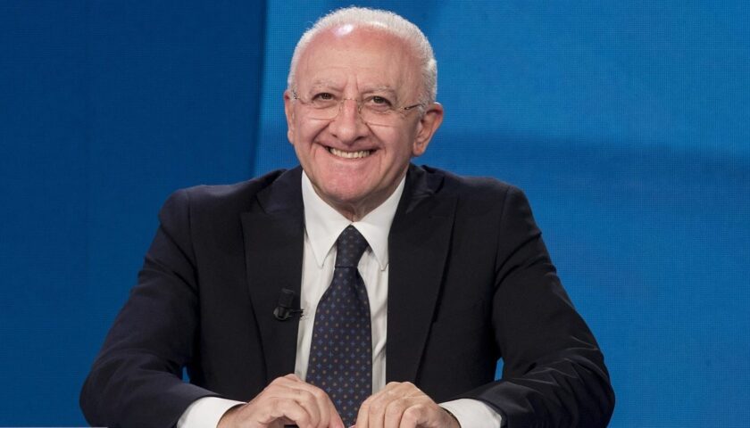 M5S Campania: “Terzo mandato? La Campania non è un regno”