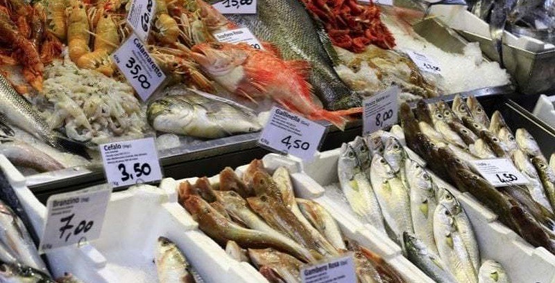 Salerno Pulita: nessuna nuova tassa per il banco del pesce