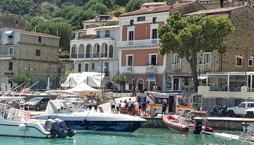 Frana sulla Spiaggia dei Francesi a Camerota, ferito un 30enne