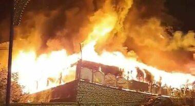 Un incendio distrugge ristorante: otto ustionati