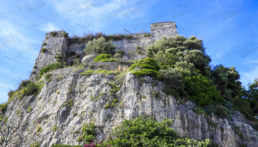 Salerno, 38mila euro l’anno dalla Regione per le pulizie di Forte La Carnale chiuso da tempo