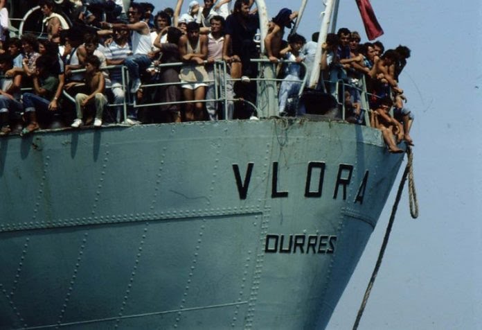 L’8 agosto di 31 anni fa lo sbarco a Bari della nave Vlora con migliaia di albanesi