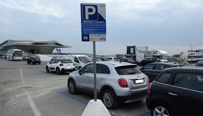 Salerno, rinnovo permessi di Sosta Residenti Zpru e agevolazioni per le auto ibride ed elettriche: informazioni e modalità di pagamento