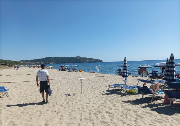 Palinuro, blitz in spiaggia: sgomberati due accampamenti