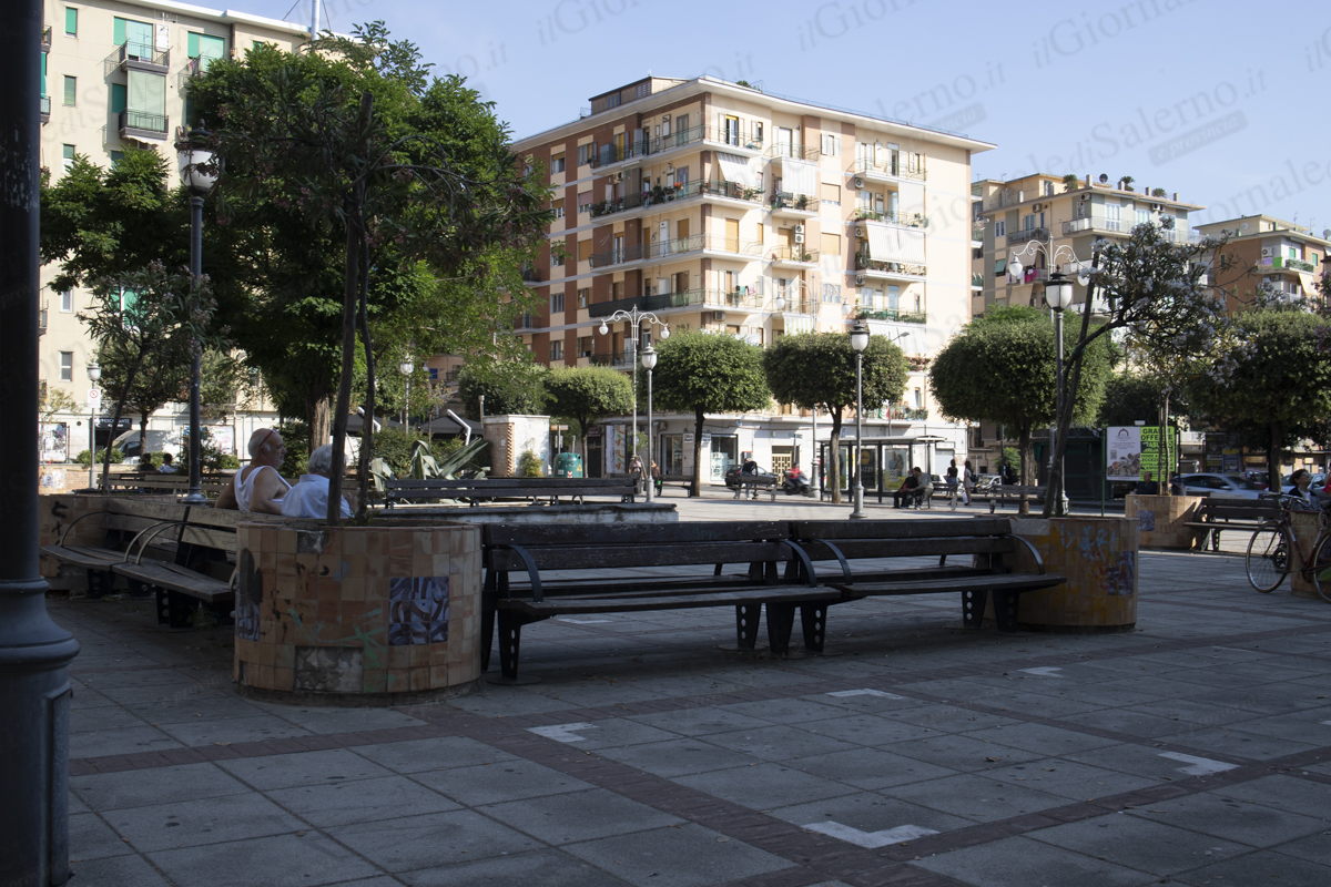Salerno, cittadini e commercianti di Torrione chiedono rispetto per il quartiere
