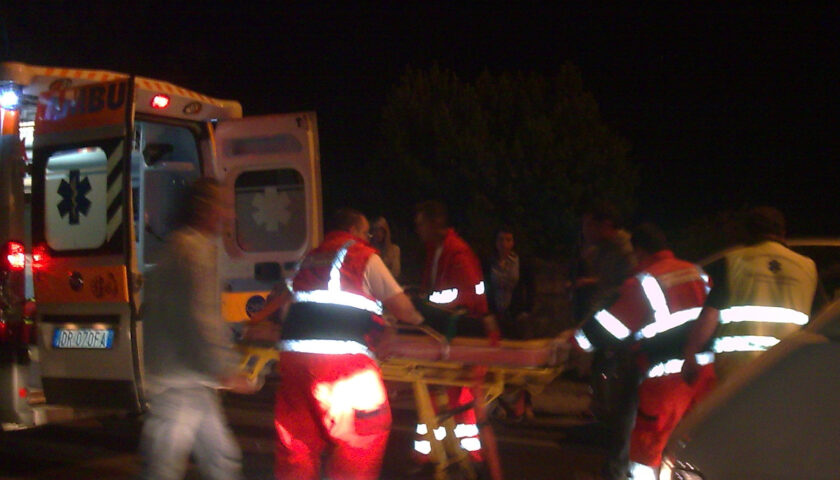 Incidente in via Sicilia ieri sera, ferito centauro