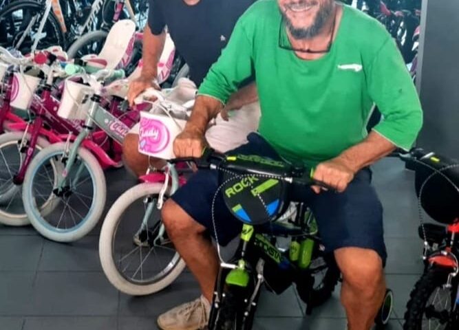 Gli ex calciatori Mari e Mitri da domani in tour teatrale in bicicletta nel Cilento