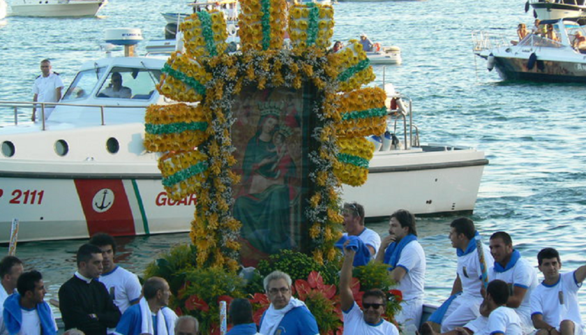 Boom di presenze a Salerno per la Madonna che viene dal Mare