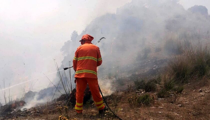 Incendi a Montecorice e San Giovanni a Piro: in azione la Protezione Civile