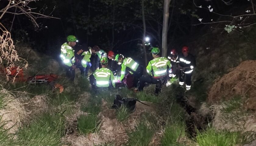 Si perde in montagna a Cannalonga, salvato dai vigili del fuoco