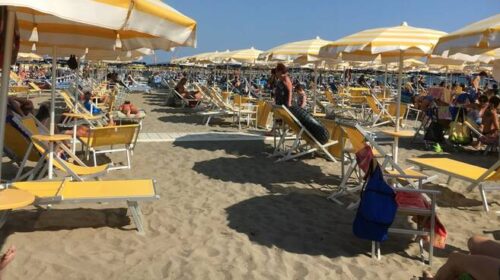 Mare, in Campania lidi sold-out per agosto nonostante i rincari