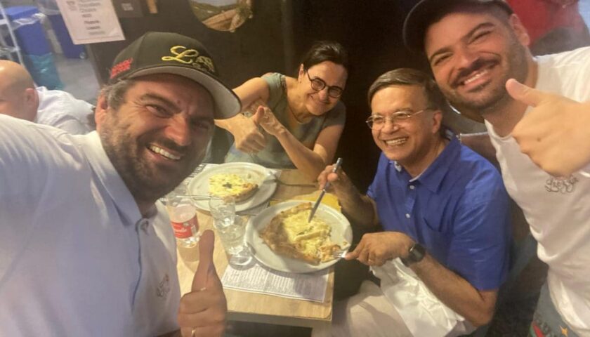 Napoli, pizzaioli restituiscono a turisti francesi busta con 750 euro