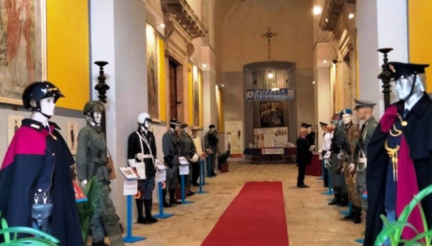 Campagna ospita la Mostra delle Uniformi Storiche della Polizia di Stato