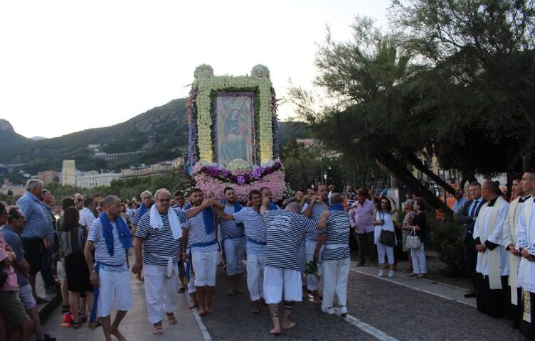APPUNTAMENTI PER IL CENTENARIO DELL’INCORONAZIONE DI MARIA SS. DI COSTANTINOPOLI: DOMENICA LA PROCESSIONE VIA MARE