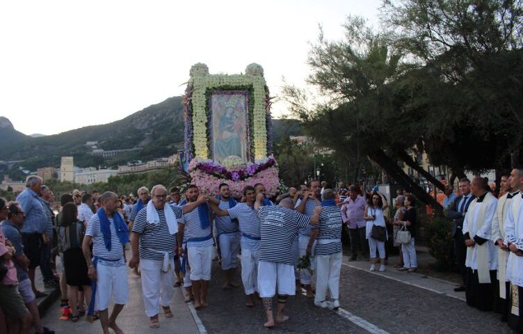 APPUNTAMENTI PER IL CENTENARIO DELL’INCORONAZIONE DI MARIA SS. DI COSTANTINOPOLI: DOMENICA LA PROCESSIONE VIA MARE