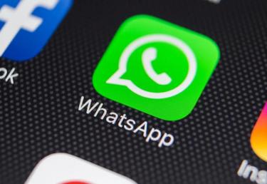 WhatsApp, nuova truffa: una falsa mail agli utenti per fare il backup delle chat