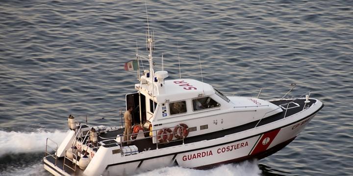 Cetara, pesca illegale di tonno: multati i pescatori e prodotti in beneficenza