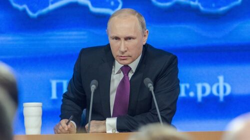 Ucraina, Putin incontra i vertici militari al Cremlino