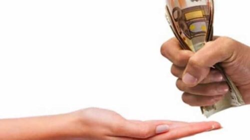 Codici: ritardi nelle consegne e nessuna assistenza, avviata un’azione legale contro il sito di e-commerce