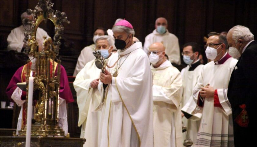 San Gennaro, si scioglie il sangue