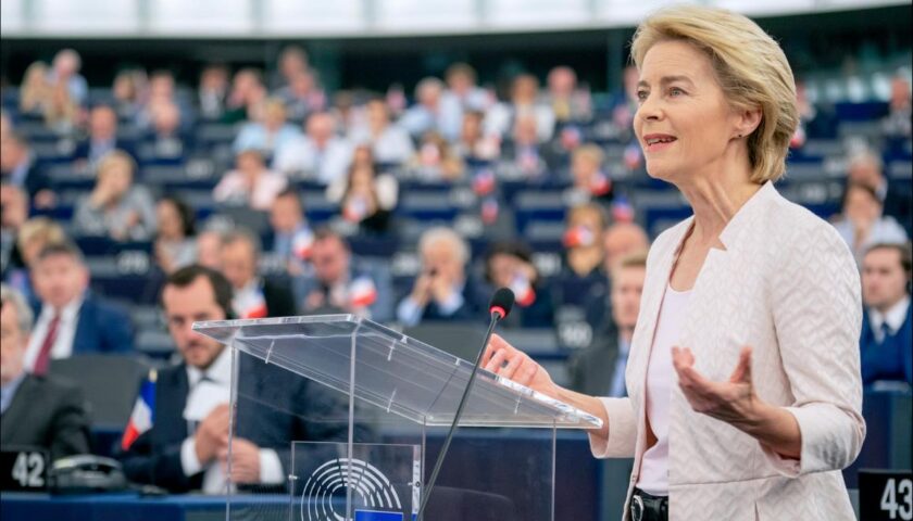 Von der Leyen al Parlamento Ue: ‘Le sanzioni alla Russia resteranno’