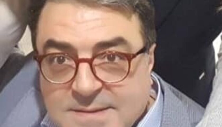 Lutto a Baronissi, muore Carlo Privato responsabile del Settore fiscale e gestione delle entrate del Comune