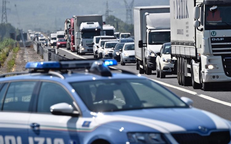 ESODO ESTIVO: TRAFFICO INTENSO NEL PRIMO WEEKEND DELLE GRANDI PARTENZE. OLTRE 2 MILIONI DI TRANSITI SULL’AUTOSTRADA DEL MEDITERRANEO E SULLA SS 16 ADRIATICA