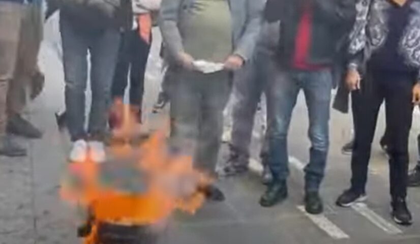 Ancora bollette bruciate in strada in tutta Italia