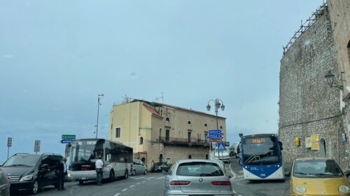 Ravello. SR 373, stop a bus e mezzi pesanti. Il sindaco Vuilleumier: “Sorpresa e incredulità, decisione non condivisa”