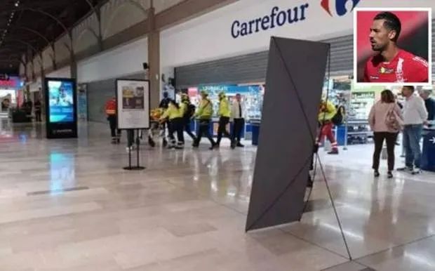 Assalto al centro commerciale a Milano, muore dipendente del Carrefour