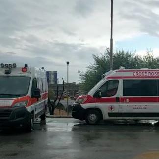 Ruggi, tornano le file di ambulanze davanti al Pronto soccorso