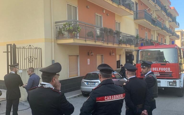 Angri, uomo barricato in casa dopo aver rifiutato il Tso