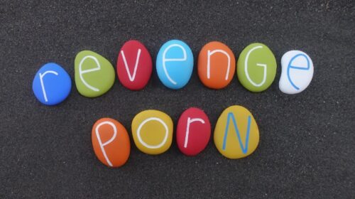 Foto intime e revenge porn: cosa succede se a divulgarle, sono terze persone non autorizzate?