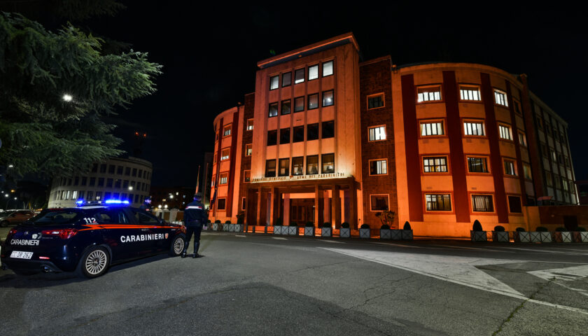 L’ARMA DEI CARABINIERI CONTRO LA VIOLENZA SULLE DONNE