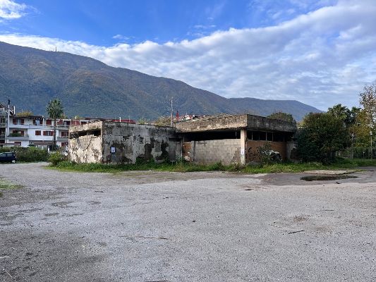 EX ASILO A NOCERA SUPERIORE: S’INSEDIA IL CANTIERE PER LA DEMOLIZIONE. L’EDIFICIO ABBANDONATO FARÁ POSTO ALLA CASA DELLE ARTI E DEI TALENTI