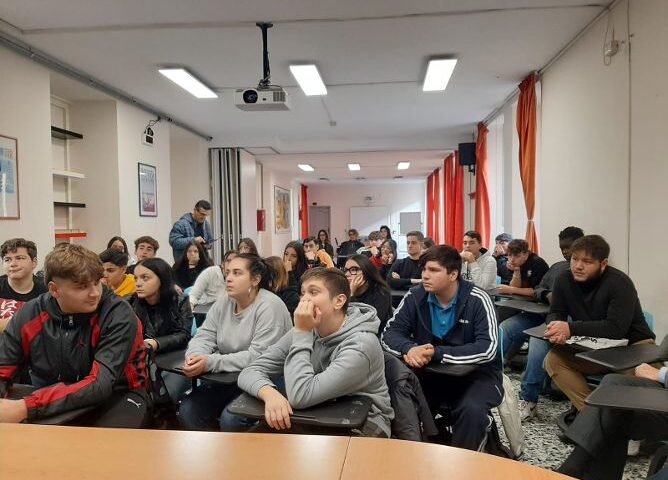 Circa 1.200 studenti dell’Istituto “Virtuoso” di Salerno a scuola di sicurezza stradale con ACI