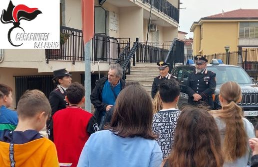 SALERNO, NEL “GIORNO DELL’UNITA’ E GIORNATA DELLE FORZE ARMATE” GLI ALUNNI INCONTRANO I CARABINIERI