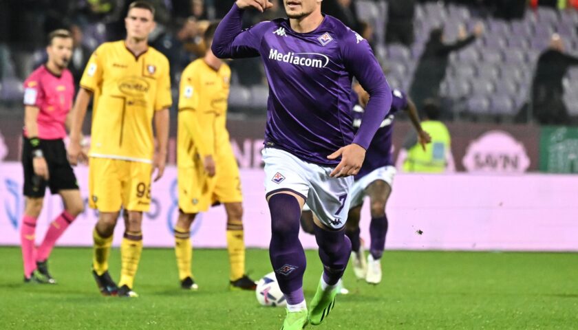 Salernitana superata nel finale dalla Fiorentina