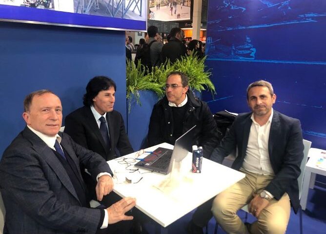 RACCOLTA DEL VETRO, SALERNO PORTATA AD ESEMPIO A ECOMONDO
