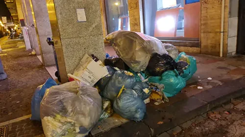 Rifiuti, Salerno Pulita: molti condomini continuano a non rispettare la raccolta