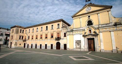 A Mercato San Severino la prima pensilina green della provincia