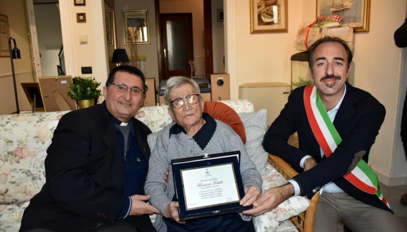 Festa a Pollica per i 100 anni di nonna Filomena