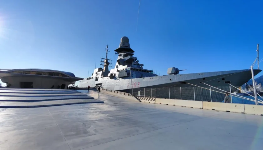 Nel porto di Salerno la “Fregata Carabiniere”