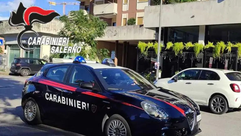 Salerno, ai due giovani arrestati ieri si contestano gli spari in via Palinuro e l’accoltellamento ai buttafuori al parco Arbostella
