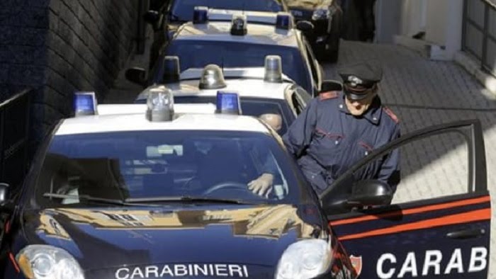 Eboli, blitz anti droga al rione Pescara: 4 arresti